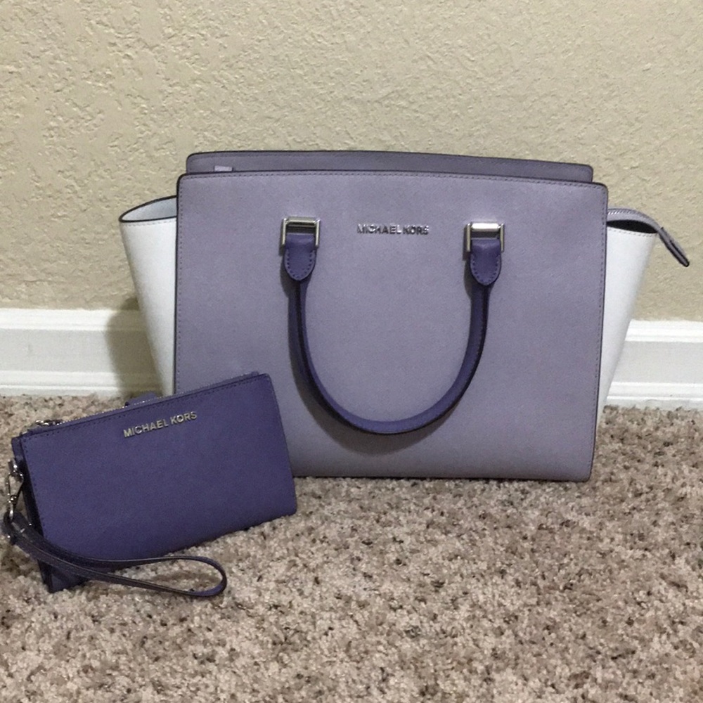 ❌ SOLD ❌ Micheal Kors Large Selma Bag with Wallet